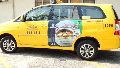 Quảng cáo trên Taxi HCM, Giá rẻ,  Chất lượng 