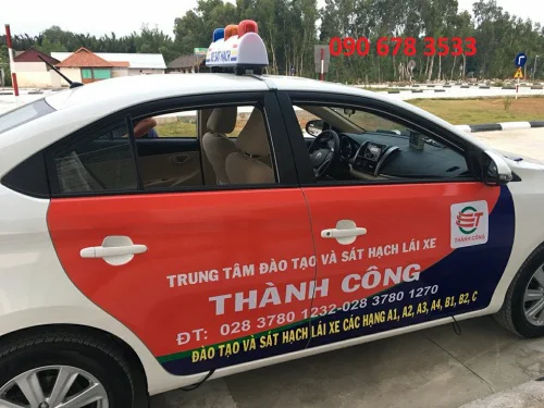 Thi công dán quảng cáo trên xe ô tô uy tín, chất lượng nhất tại Saigon 2020